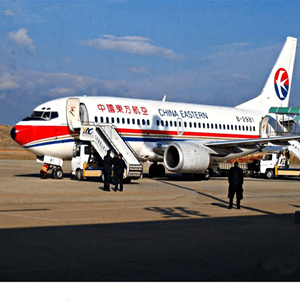 珠海空运公司航空快运业稳步发展的原因是什么？